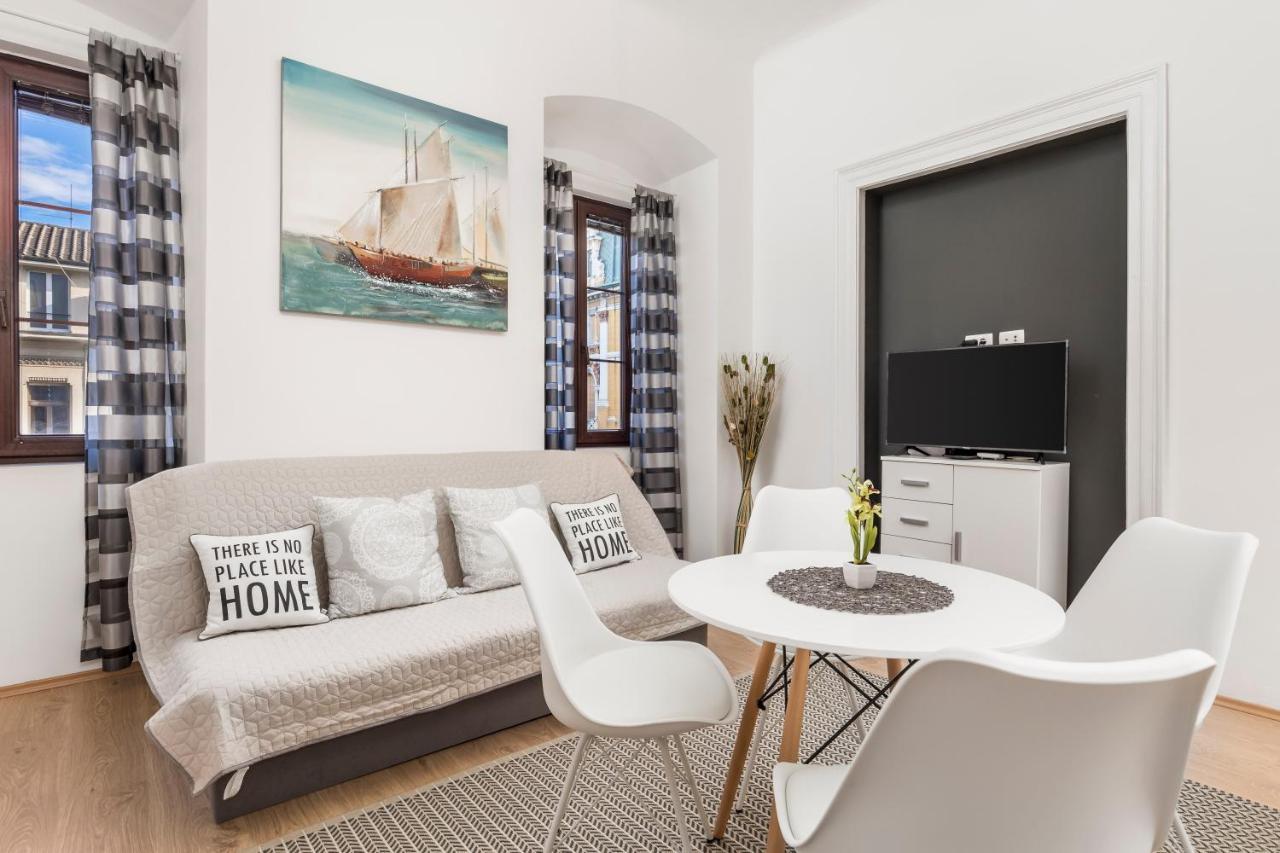 Apartment Doris Rijeka Exteriör bild